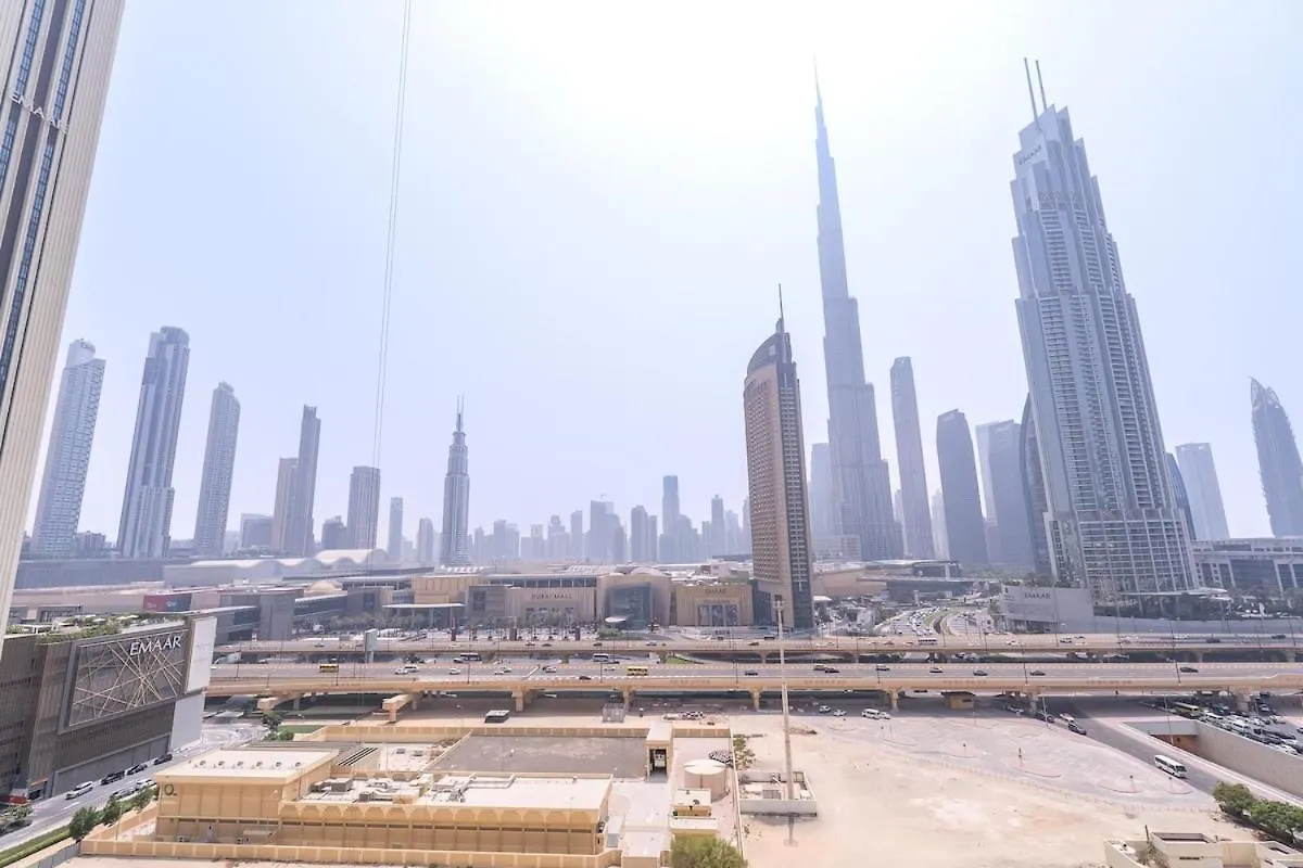Apartment Luxurious 4-Bedrooms Near Burj Khalifa And Dubai Mall In Downtown!