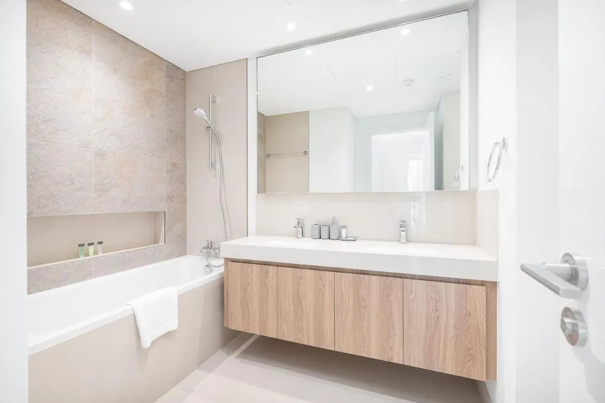 Apartment Luxurious 4-Bedrooms Near Burj Khalifa And Dubai Mall In Downtown!