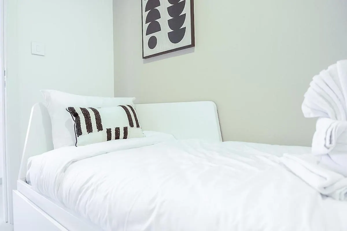 Luxurious 4-Bedrooms Near Burj Khalifa And Dubai Mall In Downtown! Apartment