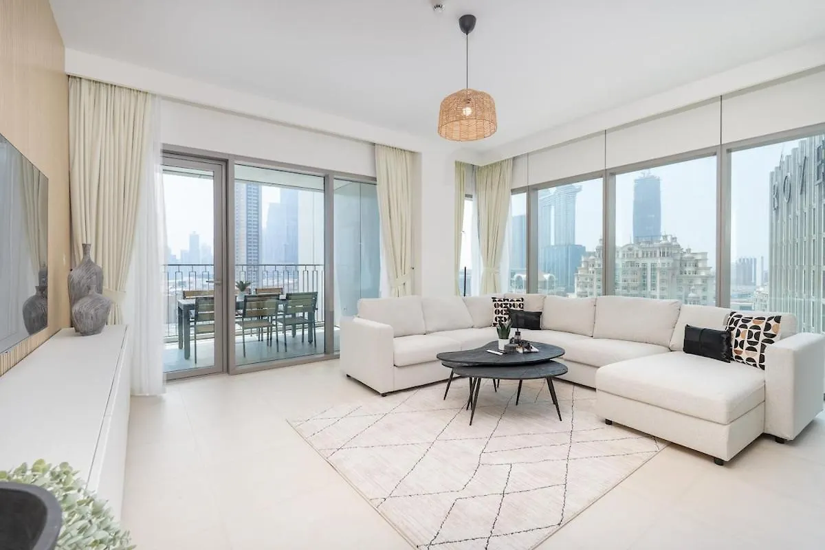 Apartment Luxurious 4-Bedrooms Near Burj Khalifa And Dubai Mall In Downtown!