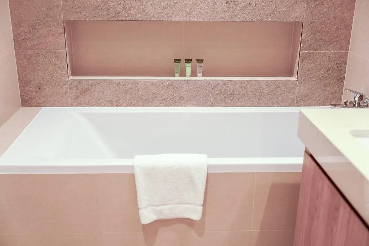 Apartment Luxurious 4-Bedrooms Near Burj Khalifa And Dubai Mall In Downtown! United Arab Emirates