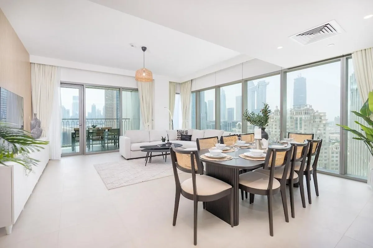Luxurious 4-Bedrooms Near Burj Khalifa And Dubai Mall In Downtown! Apartment