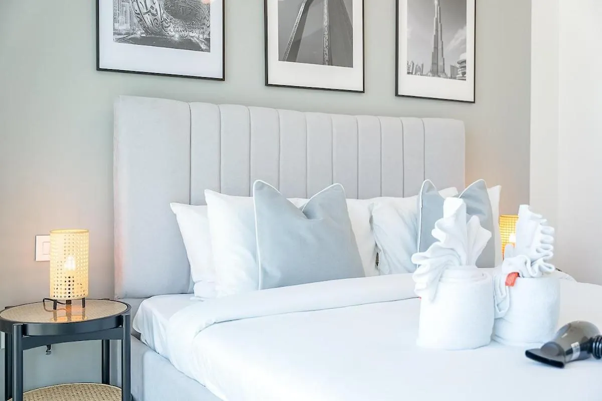 Apartment Luxurious 4-Bedrooms Near Burj Khalifa And Dubai Mall In Downtown!
